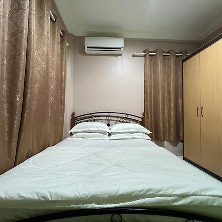 Hanif Homestay Kuching Buitenkant foto
