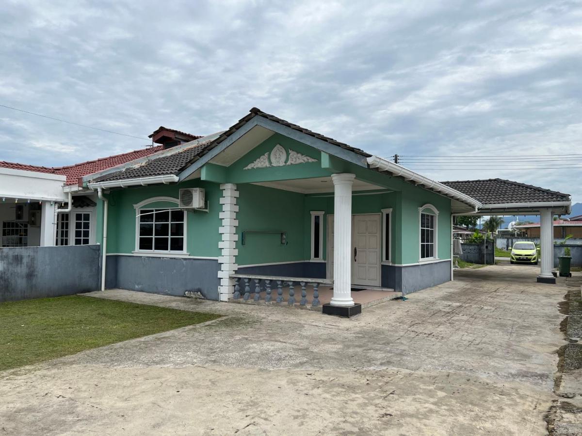 Hanif Homestay Kuching Buitenkant foto